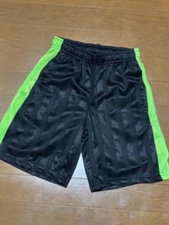 ストライプデザイン ハーフパンツ Lサイズ 黒と緑のサムネイル