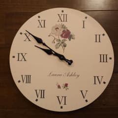 希少！新品・未使用品！ローラアシュレイ ローズ 壁掛け ハンガー フック ローラアシュレイ 壁掛け時計 ローズ柄（希少） - メルカリ