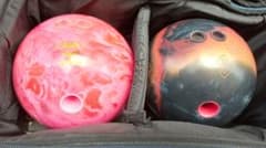 お年玉特価！ボウリング ボウル×2 バック セットのサムネイル