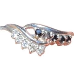 ジュエリーツツミPt900刻印とダイヤ0.11ctと黒ダイヤ0.10 ctリング ジュエリーツツミPt900刻印とダイヤ0.11ctと黒ダイヤ0.10 ctリング