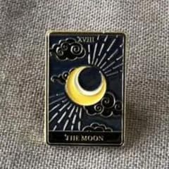 タロットカード THE MOON ピンバッジのサムネイル