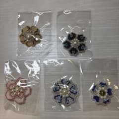 ハンドメイド ビーズ刺繍ブローチ 5個セットのサムネイル