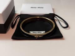miu miu ゴールド ブラック バングル 5JB408 箱付き - メルカリ