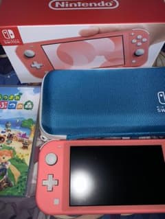 Nintendo Switch Lite コーラルとあつまれどうぶつの森 セットのサムネイル