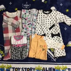 もも☆様専用 裏起毛ロンパース 上段三枚まとめ売りのサムネイル