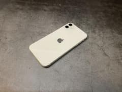 【良品】SIMフリー iPhone11 シルバー128GBのサムネイル
