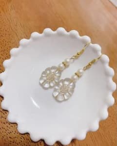 ハンドメイドピアス⑨のサムネイル
