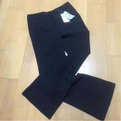 黒ズボンのサムネイル