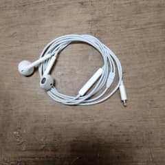 Apple EarPods with Lightningコネクタ 本体のサムネイル