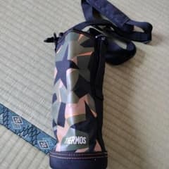 THERMOS 水筒カバー 迷彩柄 ストラップ付きのサムネイル