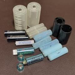 単三単四の乾電池を単一、単二、単三へ変換するアダプターx11個 ＋ 充電池x5本のサムネイル