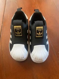 adidas アディダス スニーカーのサムネイル