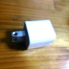 iPhone純正Apple充電器アダプタのサムネイル