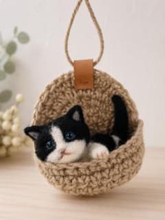 羊毛フェルト ハチワレ猫 壁掛け ハンドメイド 一点物 白黒猫 - メルカリ