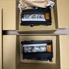 ランドクルーザー250 ヘッドライト　角目のサムネイル