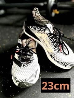 adidas ランニングシューズ　ジュニア　23cm 黒のサムネイル