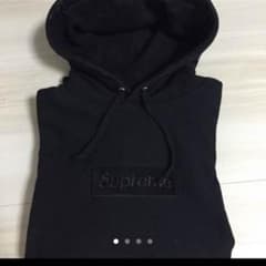 supreme box logo パーカー 黒×黒 Mのサムネイル