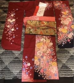 振袖 深紅 牡丹 桜 花柄 華やかのサムネイル