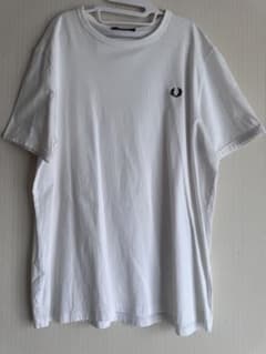 FRED PERRY ワンポイントロゴ刺繍 Tシャツのサムネイル