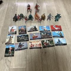 ウルトラマン フィギュア・カードセットのサムネイル