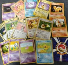 ポケモンカード 旧裏まとめ売り35枚！ブースター、シャワーズ、ピカチュウetc pokemon cards 100枚 まとめ売り 旧裏 ブースター シャワーズ - メルカリ