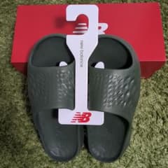 New Balance FRESH FOAM サンダル オリーブのサムネイル