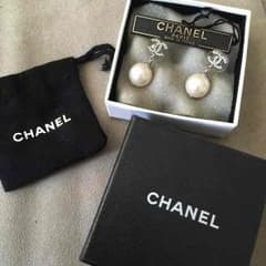 CHANELピアス 10/7限定価格のサムネイル
