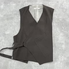 UJOH 23SS ベルテッドベスト UJOH 23SS BELTED VEST グレー 変形ベスト - メルカリ