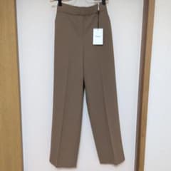Theory 新品タグ付きベージュ スラックス パンツ ズボン セオリー 日本製のサムネイル