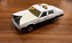 Majorette Chevrolet Impala 警察車両 ミニカーのサムネイル