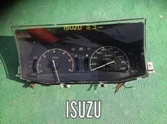 ISUZU  ミユー H3 年 約68000kmから外した メーターのサムネイル