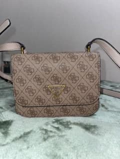 GUESS ショルダーバッグ ベージュのサムネイル
