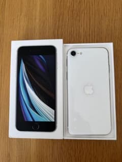 Apple iPhone SE (第2世代) 本体　ホワイト 64GBのサムネイル