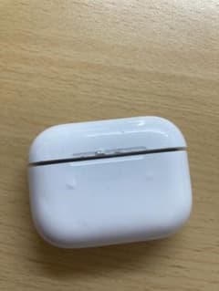 【ジャンク品】AirPods Pro3 充電ケースのみのサムネイル