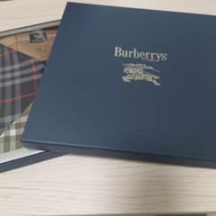 三枚入り！Burberrys ハンカチ チェック柄 箱付きのサムネイル