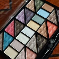 PRM  アイシャドウパレットのサムネイル