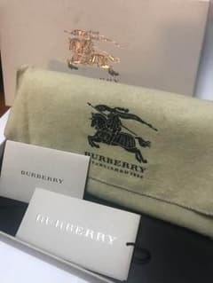Burberry 長財布 クラシックチェックのサムネイル