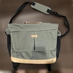 Timberland ショルダーバッグ カーキ/中身ブラック　パソコンバック付きのサムネイル