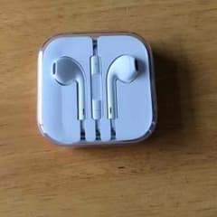 おとぼけパンダ様専用☆新品☆iPhone5S 純正品 イヤホンのサムネイル