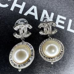 【希少デザイン】CHANEL シャネル　ピアス　ココマーク　フェイクパールのサムネイル