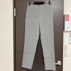 UNIQLO テーパードパンツのサムネイル