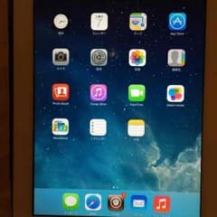 しゅん様専用 iPad2 32G 白 iOS 7.0.4脱獄仕様 難ありのサムネイル
