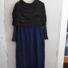 おしゃれなオフショルダーワンピースのサムネイル