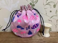ハンドメイド まんまる巾着　14㎝　ネオンカラーきのこ ピンク×水玉のサムネイル