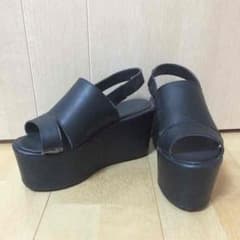 厚底サンダルのサムネイル