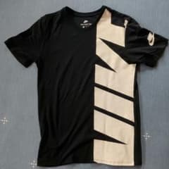 NIKE Tシャツ ブラック ホワイト Sのサムネイル