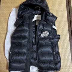 超美品 MONCLER ブラマントブラックダウンベスト - メルカリ