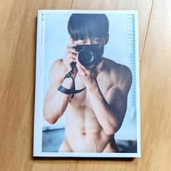 台湾男性写真集「EVERYTHING：晏人物攝影集」のサムネイル