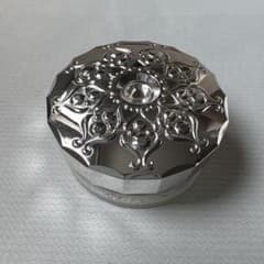 【未使用品】 ジルスチュアート リップバーム01のサムネイル