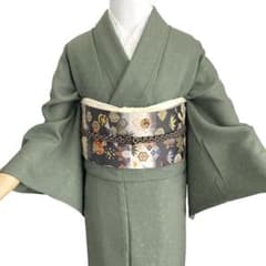 草緑　刺繍一つ紋　色無地　着物 草緑 刺繍一つ紋 色無地 着物 - メルカリ